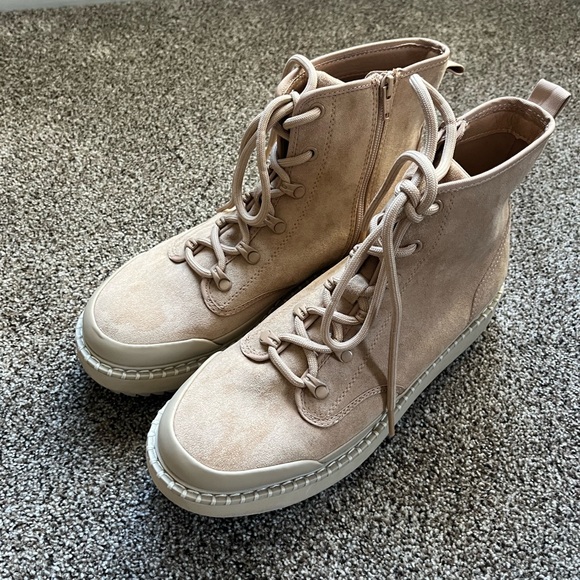 Universal thread Kayson boots tan/cream size 11 women’s - Picture 2 of 6